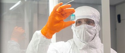 Discover the DuPont Tyvek Isoclean IC 193 WH DS